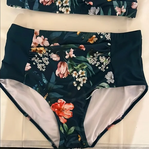 Floral Swim Set - Black and Multicolor - Picture 4 of 7